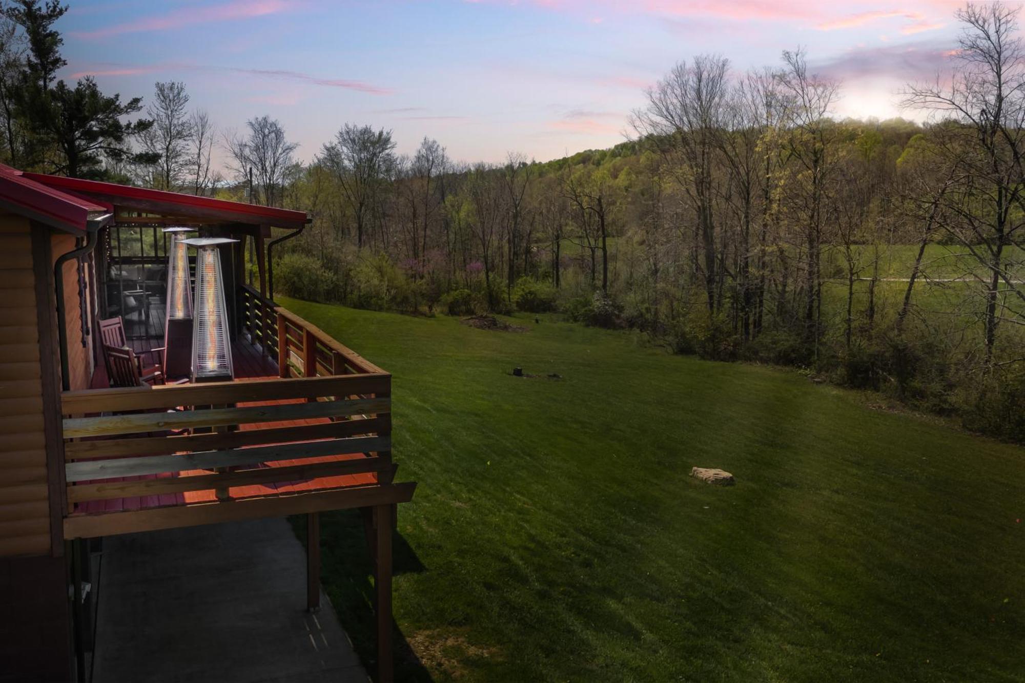 Spacious Cabin Near Hocking Hills And Caves With Hot Tub And Firepit Laurelville Εξωτερικό φωτογραφία