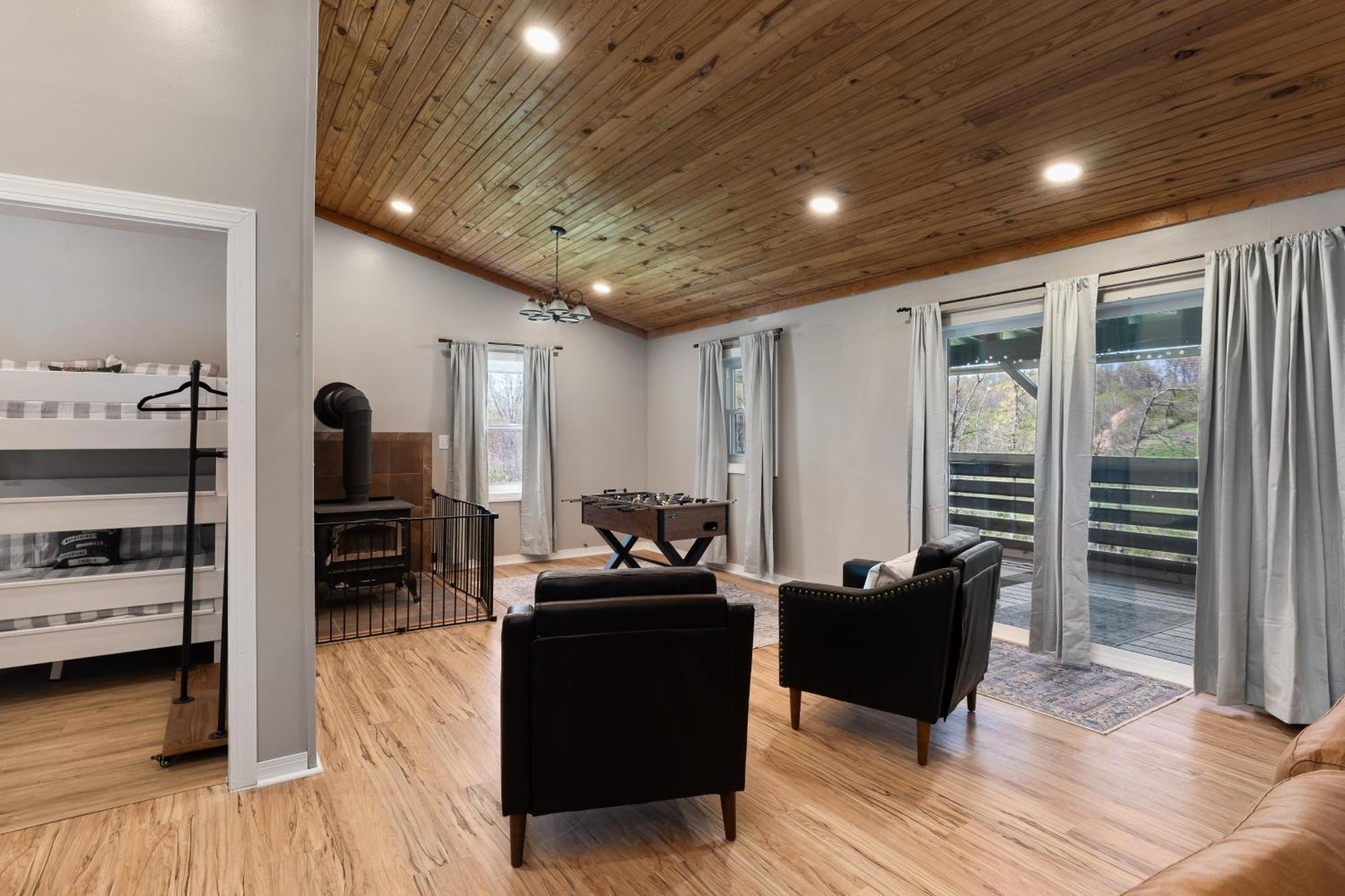 Spacious Cabin Near Hocking Hills And Caves With Hot Tub And Firepit Laurelville Εξωτερικό φωτογραφία