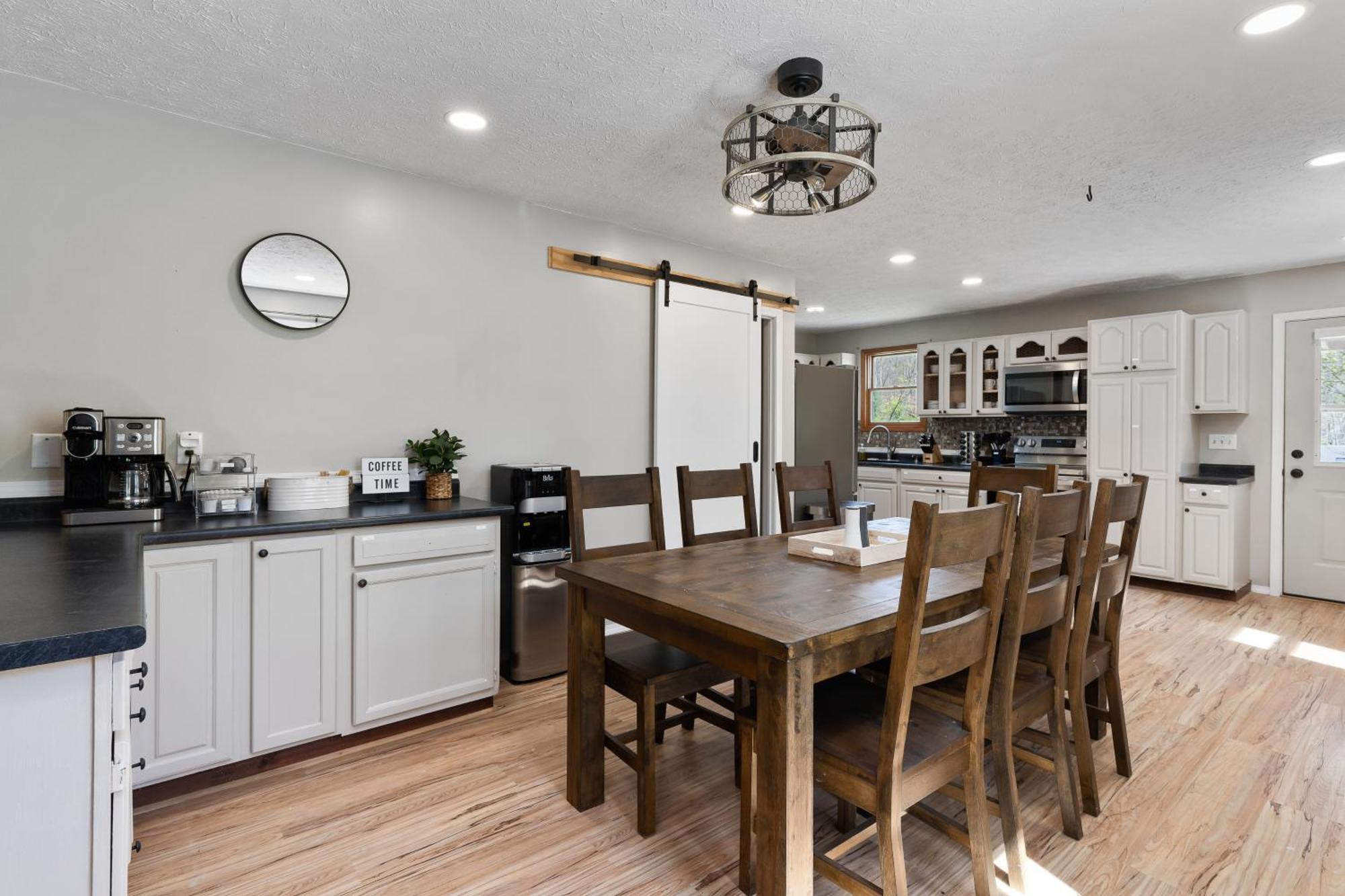 Spacious Cabin Near Hocking Hills And Caves With Hot Tub And Firepit Laurelville Εξωτερικό φωτογραφία