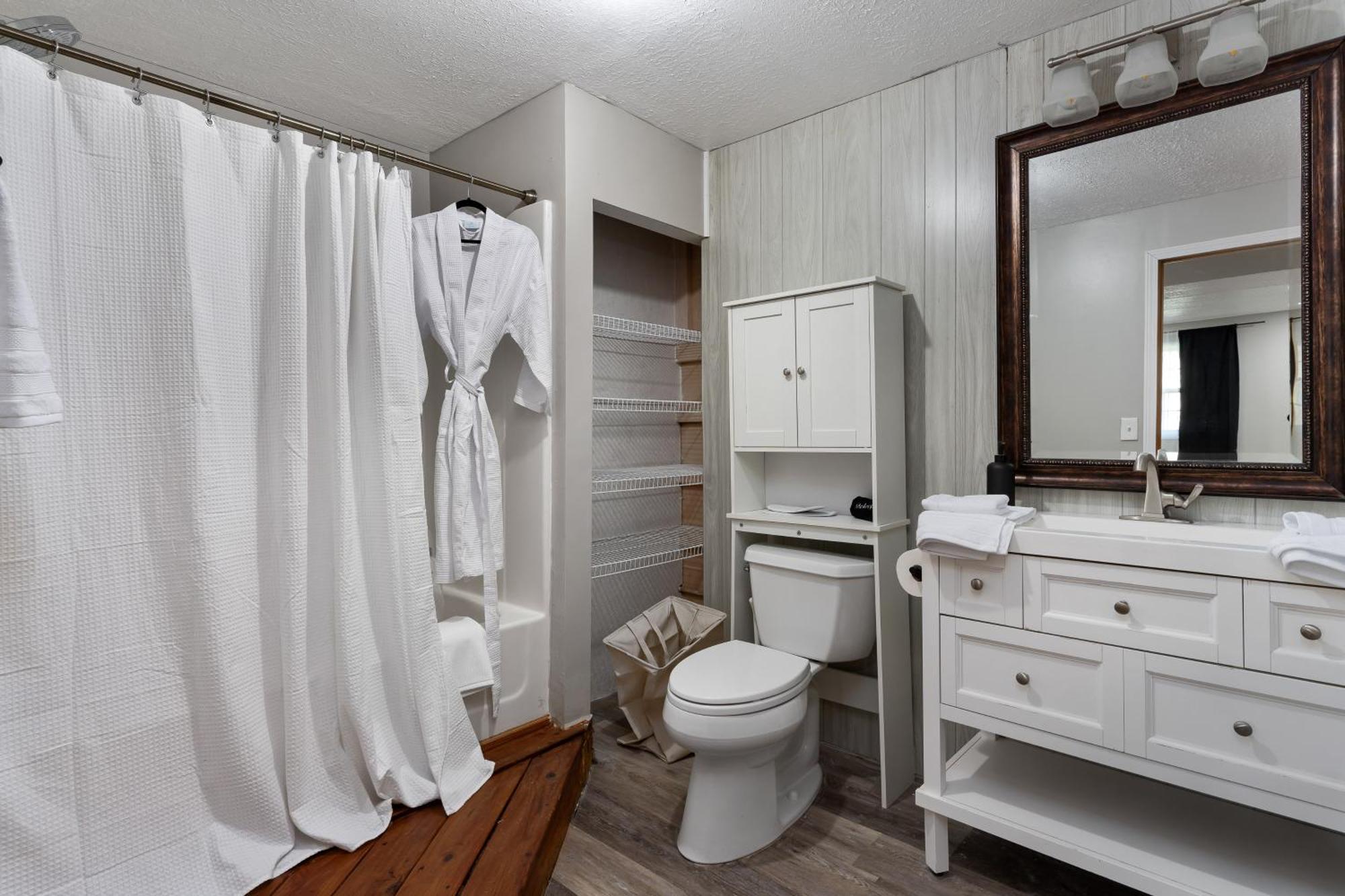 Spacious Cabin Near Hocking Hills And Caves With Hot Tub And Firepit Laurelville Εξωτερικό φωτογραφία