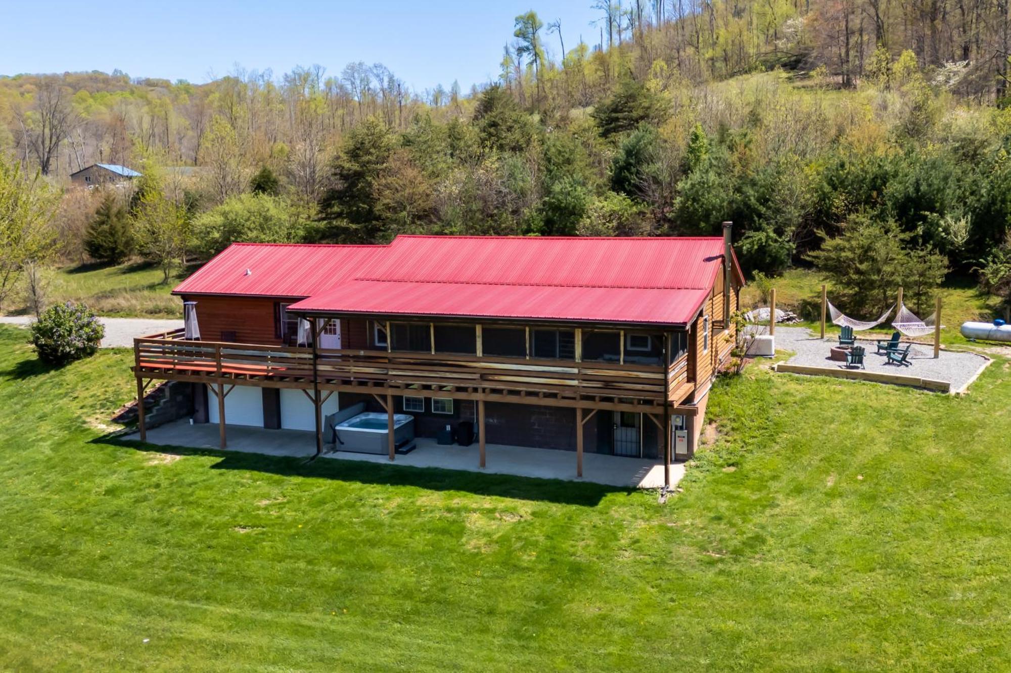 Spacious Cabin Near Hocking Hills And Caves With Hot Tub And Firepit Laurelville Εξωτερικό φωτογραφία